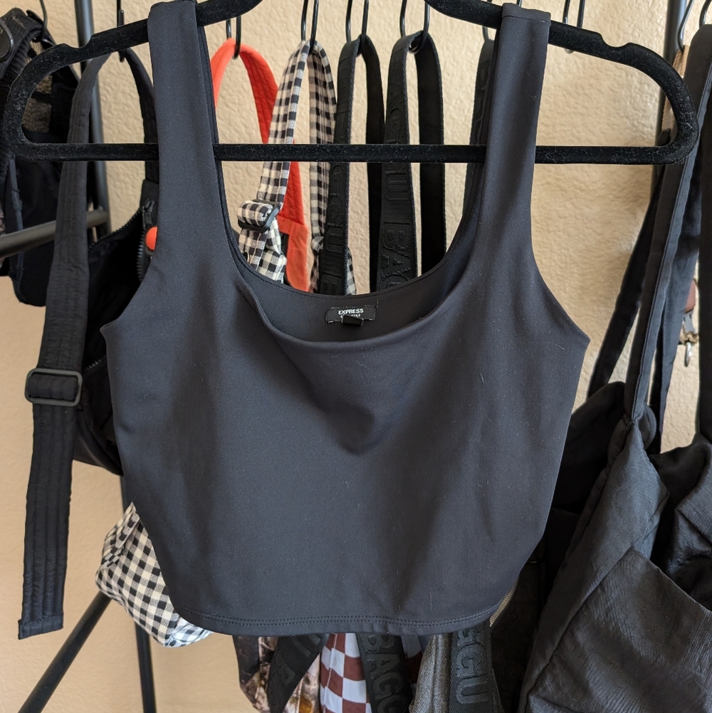 Express Classic Black Crop Top